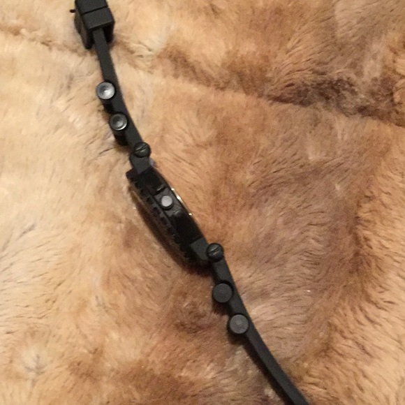 WATCH - Picture 6 of 7